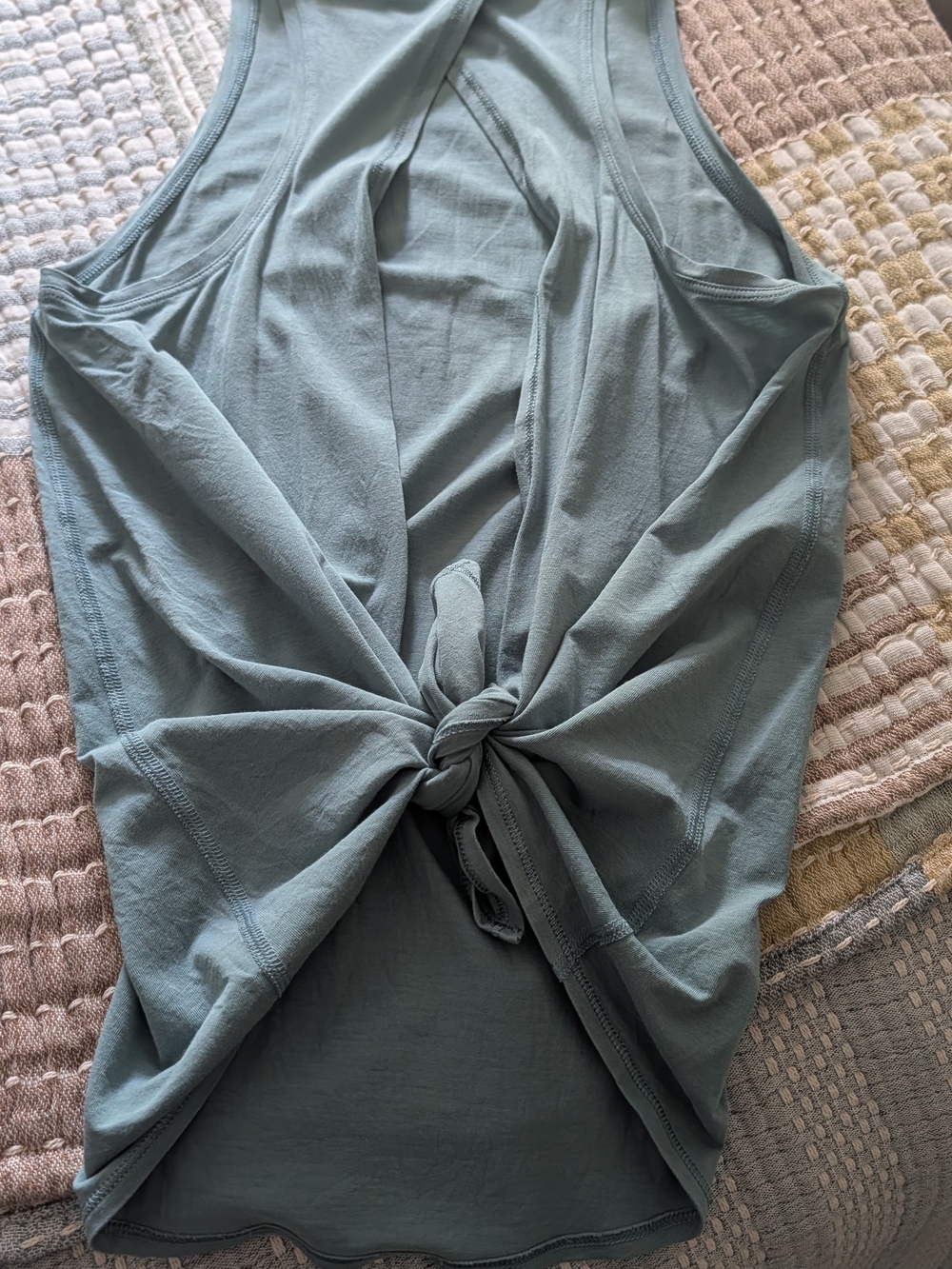 LOT lululemon athletica Sage Green Twist-Back Tank Top And Marroon Twist Back